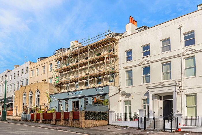 2 Bedroom Flat For Sale In Flat Hudson House, Upper Norwich Road, Bournemouth, Dorset, BH2
