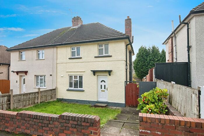 3 Bedroom Semi-Detached House For Sale In Laburnum Road, Dudley, DY1