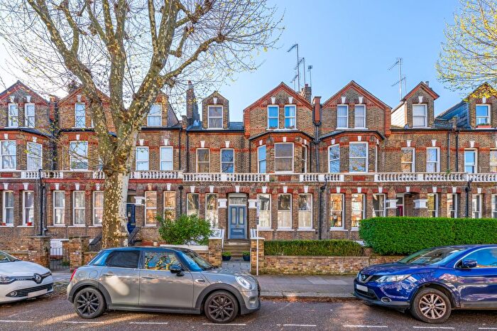 2 Bedroom Flat To Rent In Brondesbury Villas, Queen's Park, NW6