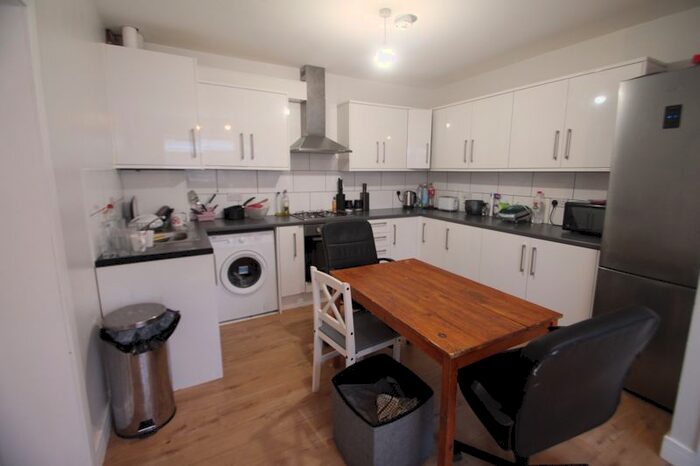 5 Bedroom Semi-Detached House To Rent In Peachey Lane, Uxbridge, UB8