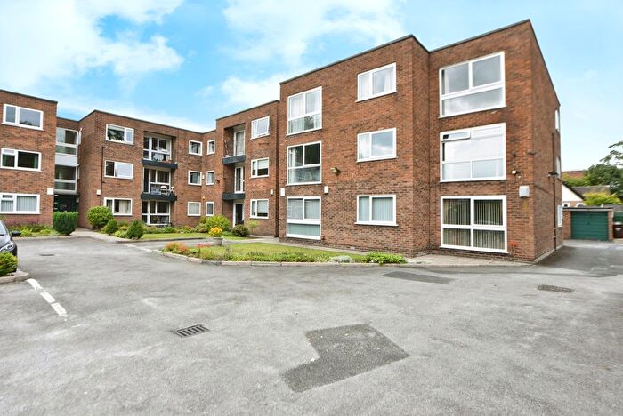 2 Bedroom Flat For Sale In Kensington Grove, Denton, Manchester, Greater Manchester, M34