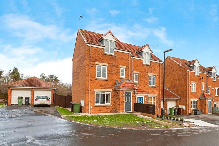 3 Bedroom Semi Detached House For Sale In Rosebud Close, Hartlepool, TS26