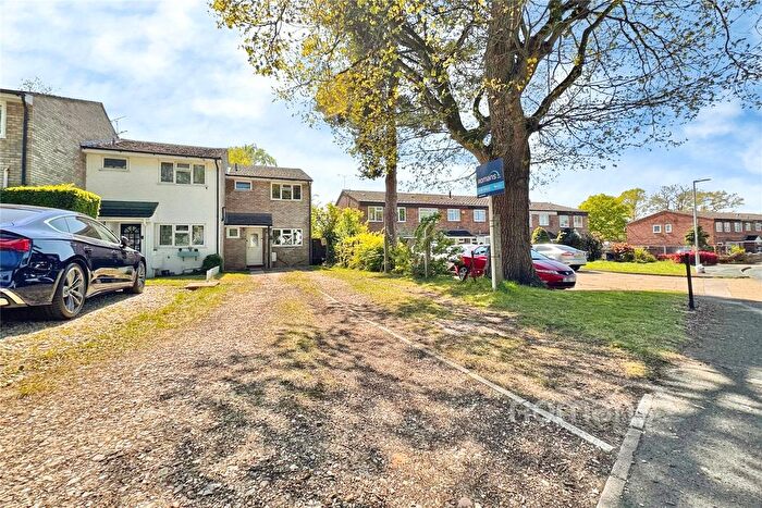 3 Bedroom End Terrace House For Sale In Argent Terrace, Silver Hill, College Town, GU47