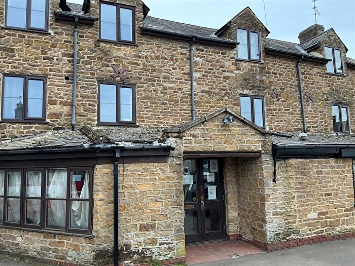 1 Bedroom Flat To Rent In Rockhall House, Market Place, Long Buckby, Northampton, NN6