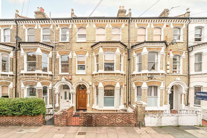 2 Bedroom Flat To Rent In Mayflower Road, Stockwell, SW9
