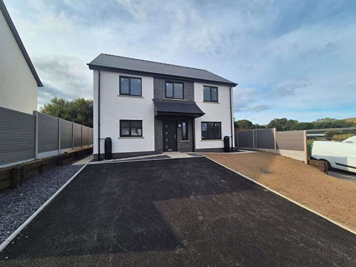 4 Bedroom Detached House For Sale In Maes Gosen, Rhydyfelin, SY23