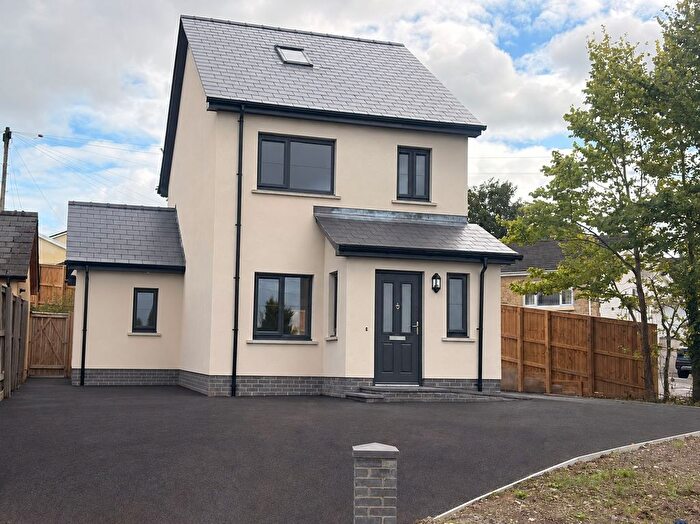 4 Bedroom Detached House For Sale In Penymorfa Lane, Carmarthen, SA31