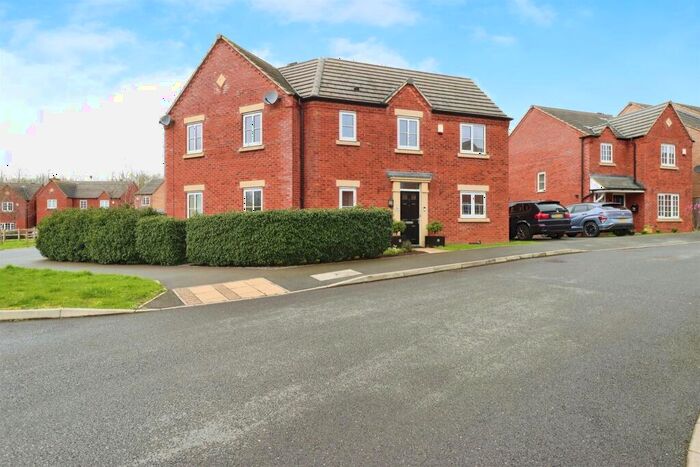 3 Bedroom Semi-Detached House For Sale In Thompson Way, Rothwell, Kettering, NN14