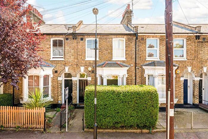 1 Bedroom Flat For Sale In Edric Road, New Cross, SE14