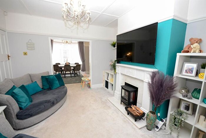 2 Bedroom Semi-Detached House For Sale In Grange Terrace, Gateshead, NE9
