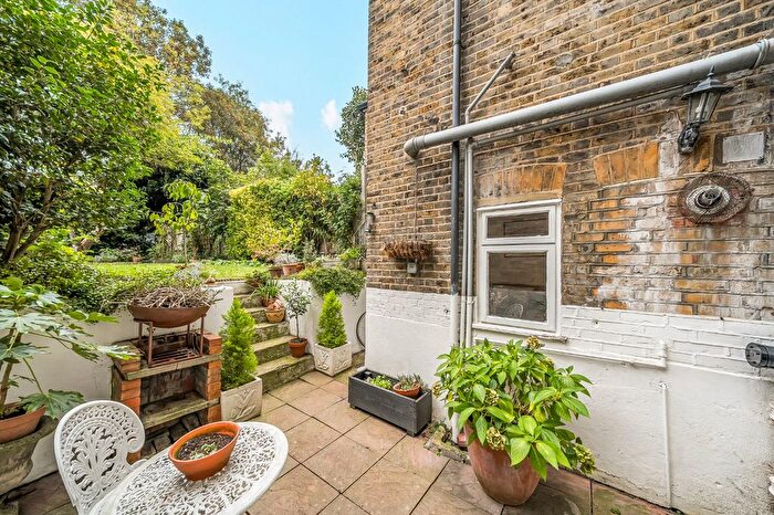1 Bedroom Flat To Rent In Rosehill Road, London, SW18