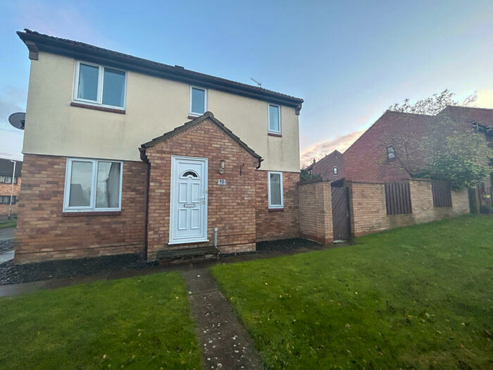 3 Bedroom Detached House To Rent In Russet Close, Bury St Edmunds, IP32