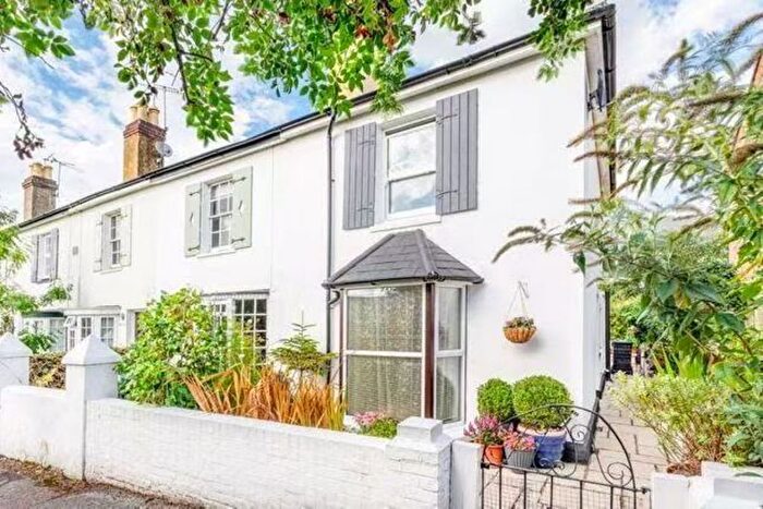 2 Bedroom Town House To Rent In Church Walk, Leatherhead, KT22