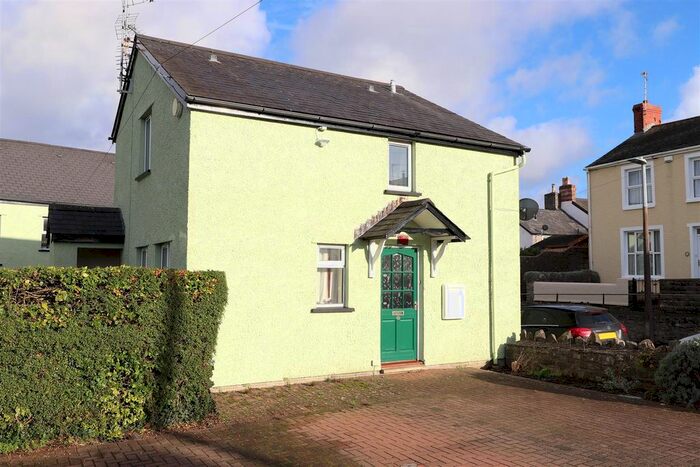 2 Bedroom Flat To Rent In Eastgate Mews, Cowbridge, CF71