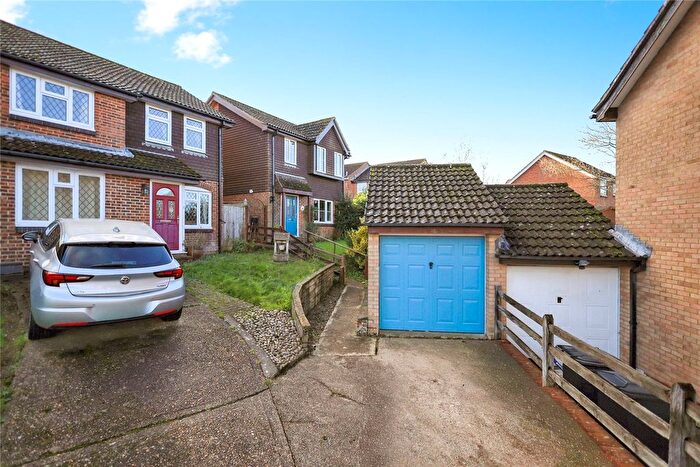 3 Bedroom Detached House For Sale In Farriers Way, Uckfield, East Sussex, TN22