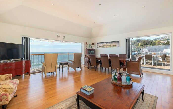 4 Bedroom Apartment For Sale In Metropole, Esplanade, Ventnor, PO38