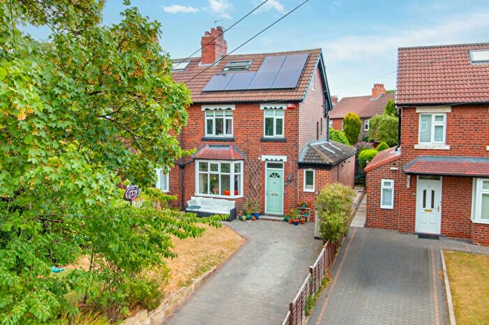 4 Bedroom Semi-Detached House For Sale In Lidgett Park Grove, Roundhay, LS8
