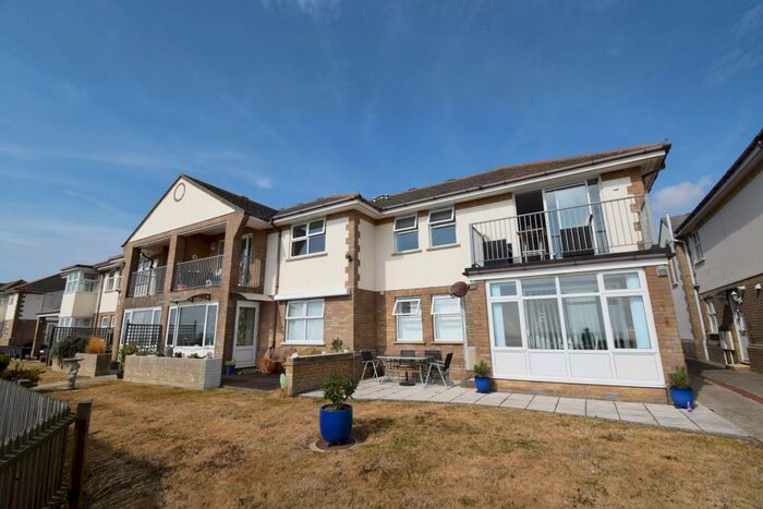 2 Bedroom Apartment To Rent In Seaview Heights, Walton On The Naze, CO14