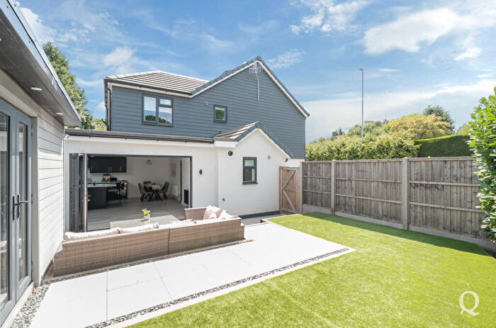 3 Bedroom Semi-Detached House For Sale In Keycol Hill, Bobbing, Sittingbourne, Kent, ME9