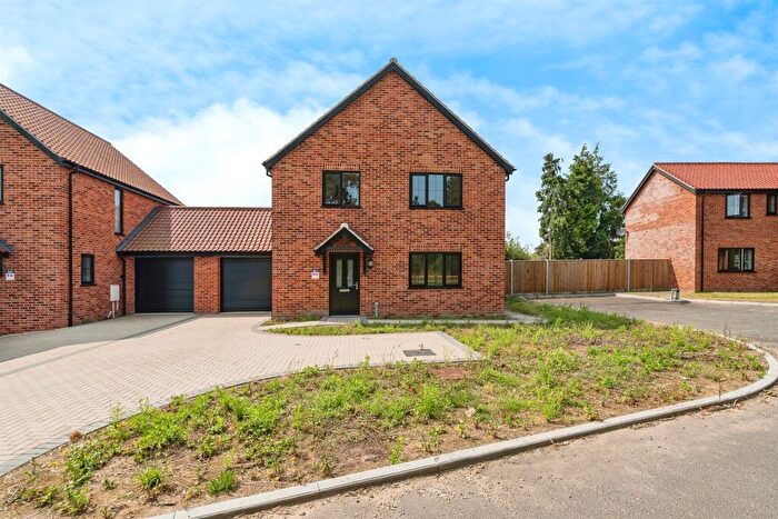 3 Bedroom Link Detached House For Sale In Butt Lane, Burgh Castle, Great Yarmouth, NR31