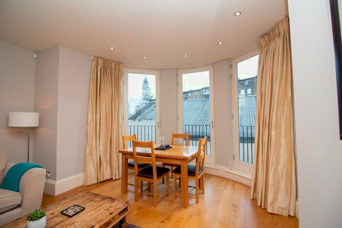 2 Bedroom Flat To Rent In Broughton Market, New Town, Edinburgh, EH3
