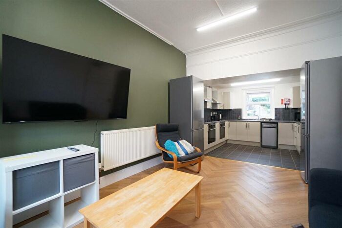 6 Bedroom House To Rent In Craig Y Don Road, Bangor, LL57