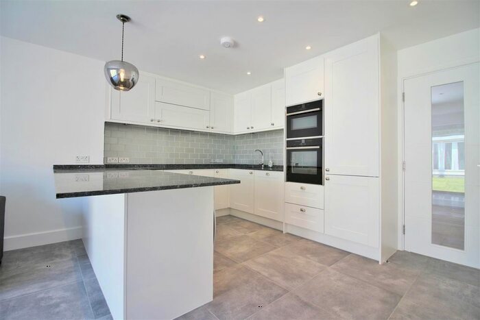 4 Bedroom Terraced House To Rent In Cragg Avenue, Radlett, Hertfordshire, WD7