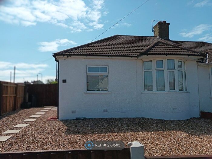 2 Bedroom Bungalow To Rent In Somerden Road, Orpington, BR5