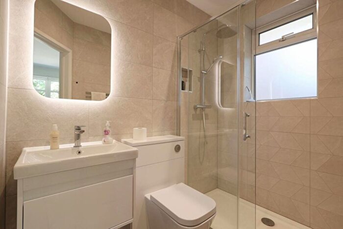 5 Bedroom Detached House For Sale In High Park Road, Broadstone, BH18 - Photo 12