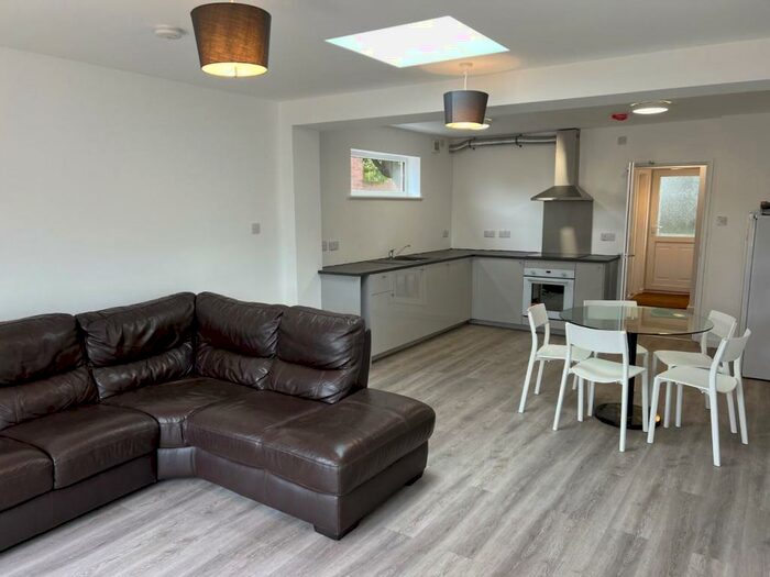 5 Bedroom House To Rent In The Avenues, Norwich, NR4