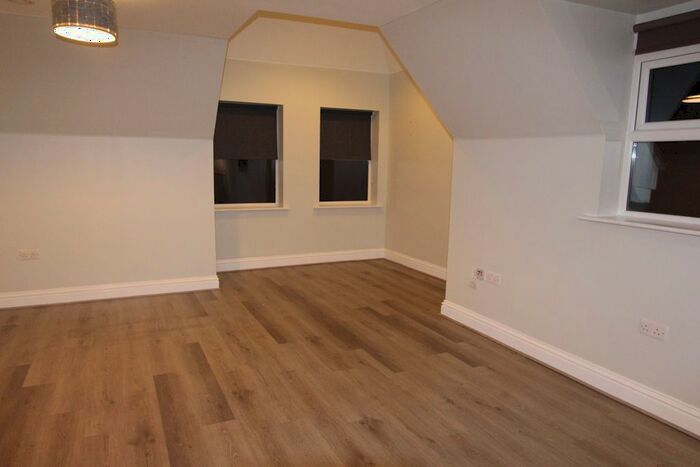 2 Bedroom Flat To Rent In Egham Hill, Egham, TW20