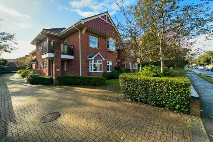 2 Bedroom Flat To Rent In Danehouse Lodge, Wortley Road, Highcliffe, Dorset., BH23