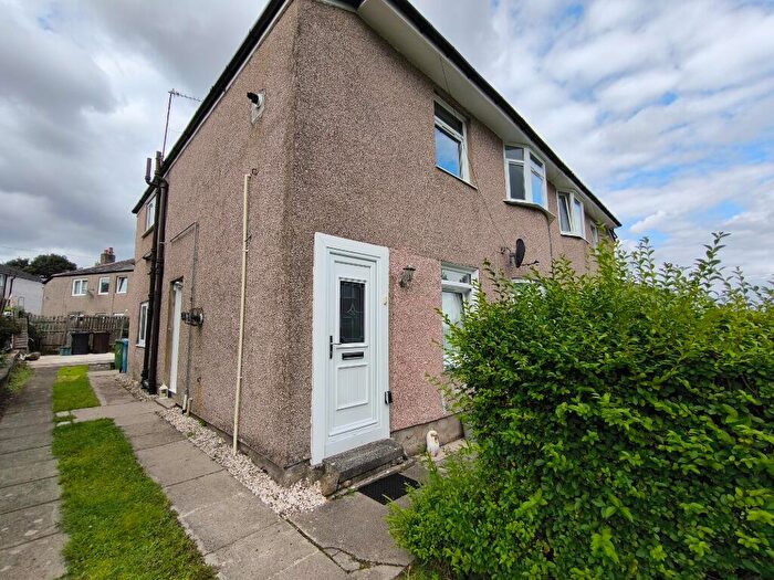 3 Bedroom Flat To Rent In Highcroft Avenue, Croftfoot, Glasgow, G44