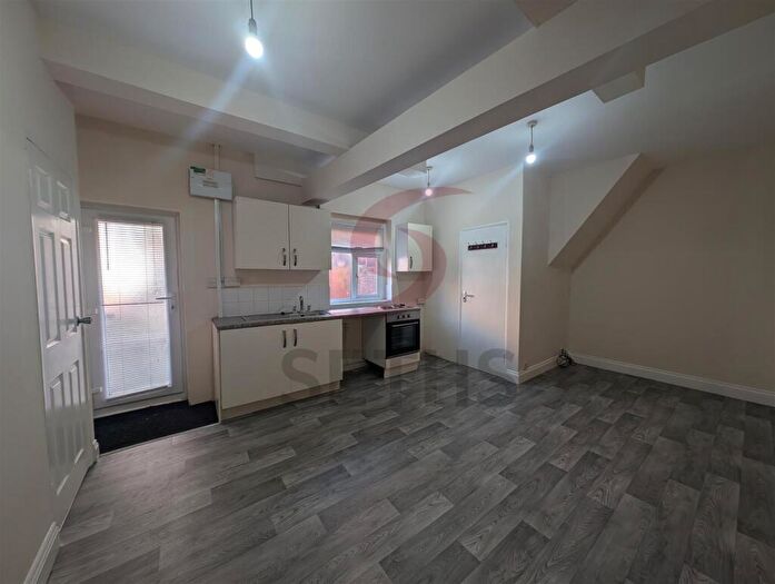 1 Bedroom Flat To Rent In Leire Street, Belgrave, Leicester, LE4