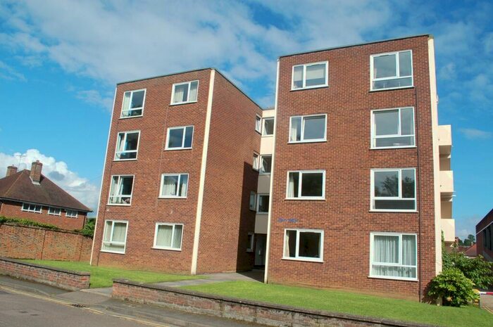 2 Bedroom Apartment To Rent In Grammar School Walk, Hitchin, SG5