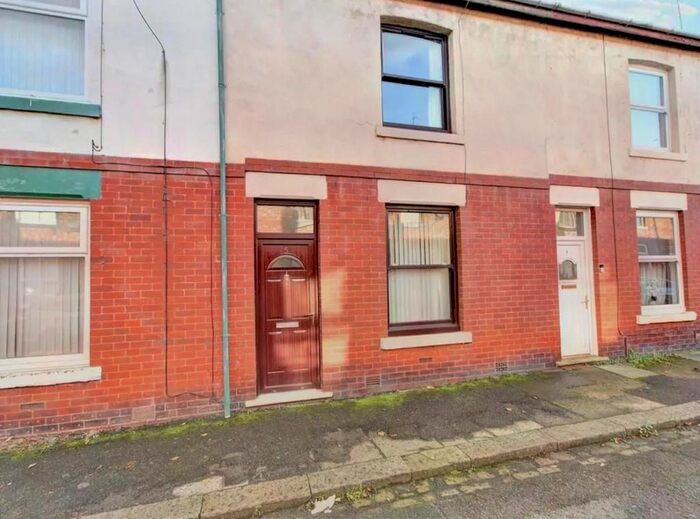 2 Bedroom Terraced House To Rent In Grey Street, Manchester, M24