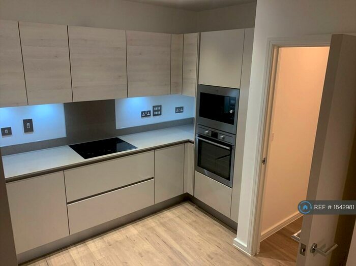 2 Bedroom Flat To Rent In Sheave Court, London, E3