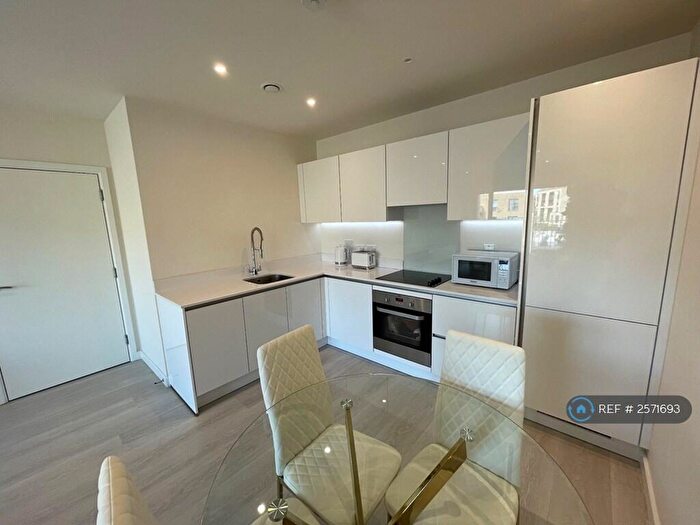 1 Bedroom Flat To Rent In Yarrow Apartments, London, NW7