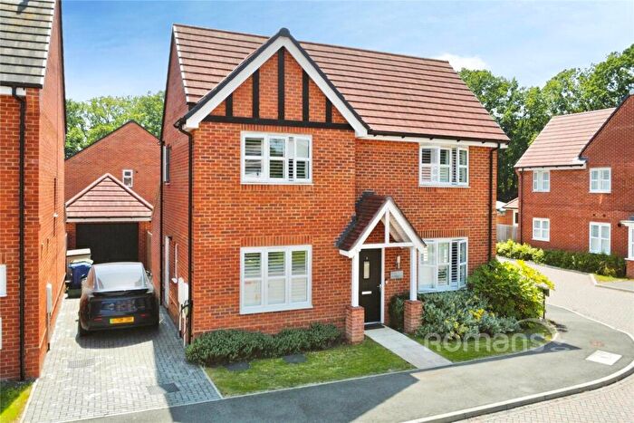 4 Bedroom Detached House For Sale In Waterside Lane, Sandhurst, Berkshire, GU47