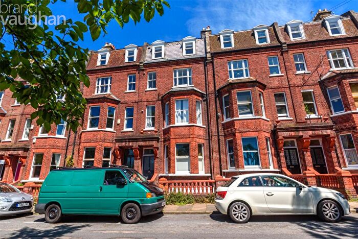 1 Bedroom Flat To Rent In College Terrace, Brighton, East SussexStuart Mart, BN2