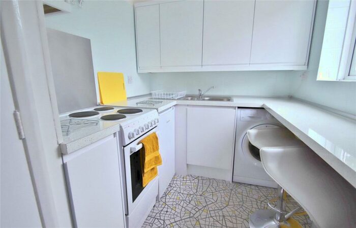 Apartment To Rent In Cheviot Way, Verwood, Dorset, BH31