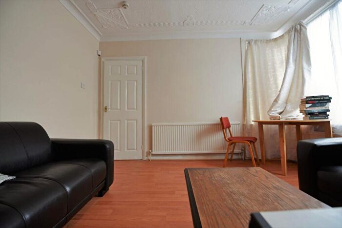 4 Bedroom House To Rent In Langdale Avenue, LS6