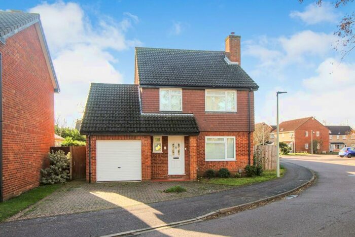4 Bedroom Detached House To Rent In Honeysuckle Way, Bedford, MK41