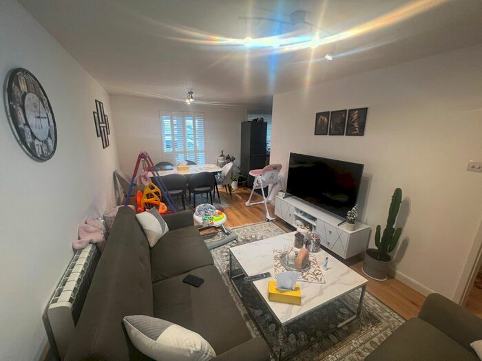 2 Bedroom Flat To Rent In Harrier Road, London, NW9