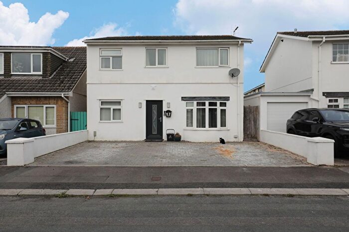 4 Bedroom Property For Sale In Sker Walk, Porthcawl, CF36