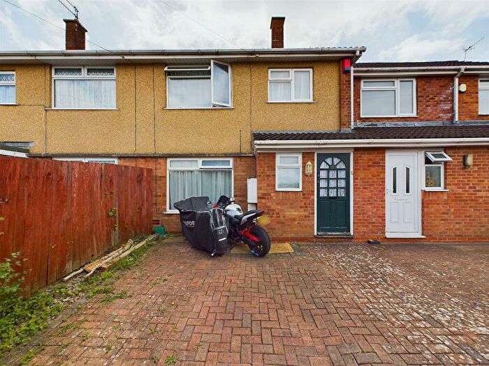 3 Bedroom Semi-Detached House For Sale In East Dundry Road | Whitchurch, BS14