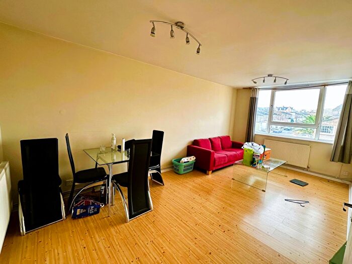 1 Bedroom Flat To Rent In Northcote Road, Clapham, London, SW11