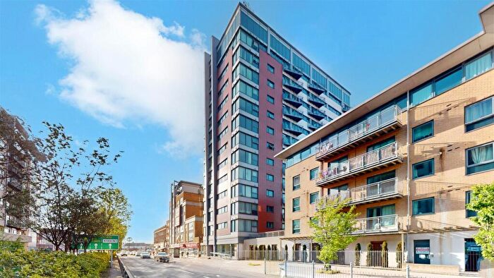 2 Bedroom Apartment For Sale In City Gate House, Eastern Avenue, Ilford, IG2