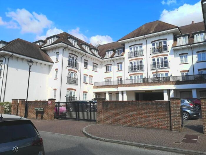 2 Bedroom Flat To Rent In Woodcote House, Updown Hill, Haywards Heath, West Sussex, RH16