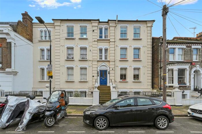 1 Bedroom Flat To Rent In Grosvenor Court, Irving Road, Brook Green, London, W14
